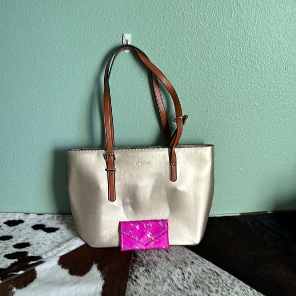 Gold faux leather bag with card holder - Picture 1 of 9